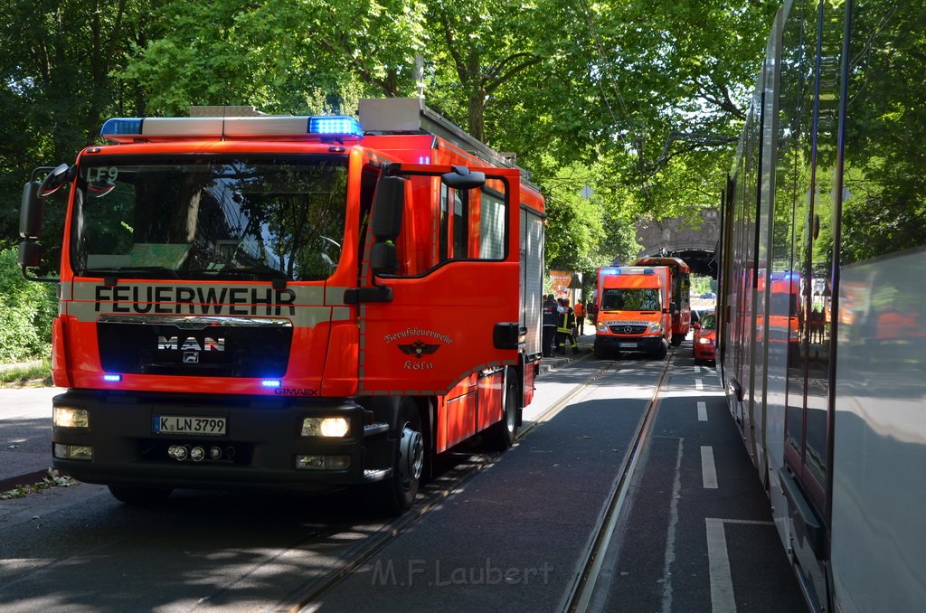 KVB Bahn defekt Koeln Buchheim Heidelbergerstr P12.JPG - Miklos Laubert